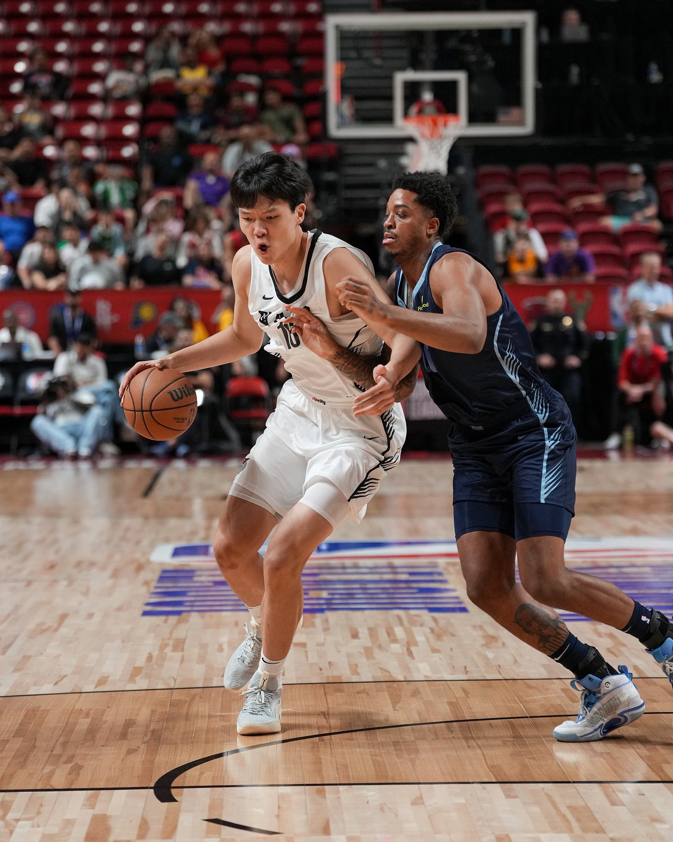 美媒分析：杨瀚森技术特点与申京、约基奇及小萨博尼斯存在共通之处